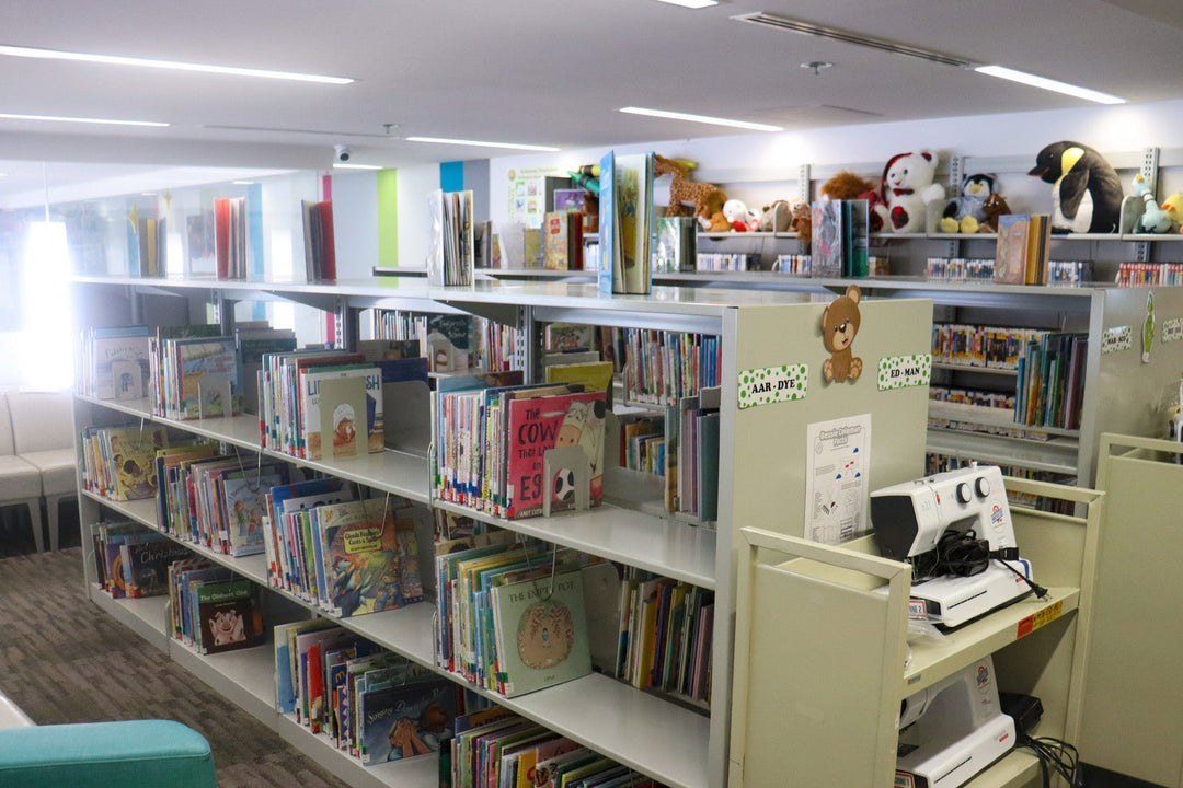 Bookshelves with picture books in the Argenta Children's section.
